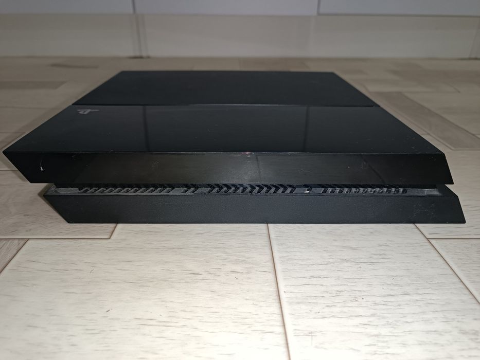 Sony PlayStation 4, рабочая, с дисководом