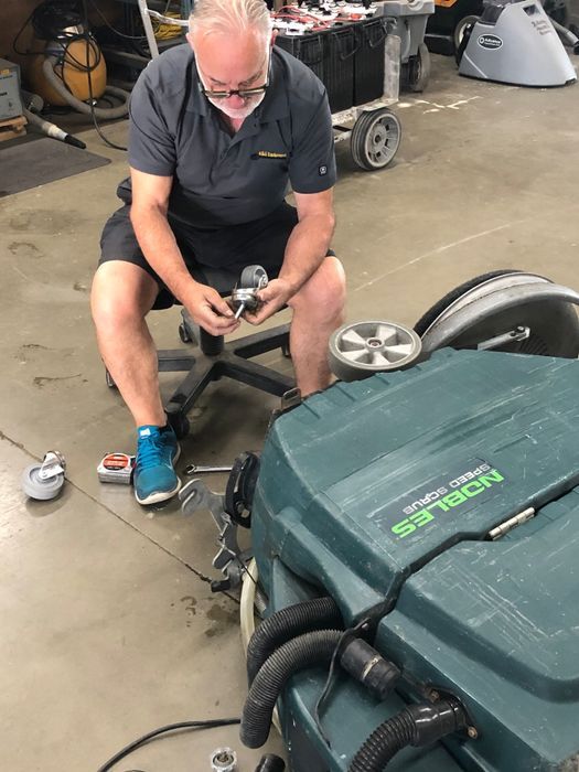 Service , piese de schimb , utilaje spalatorie auto si curatenie prof