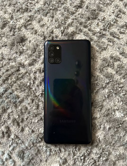 Продам смартфон Samsung A31