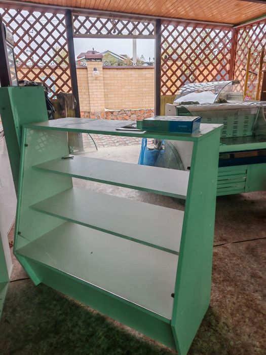 Продам торговые витрины, куб стеклянный