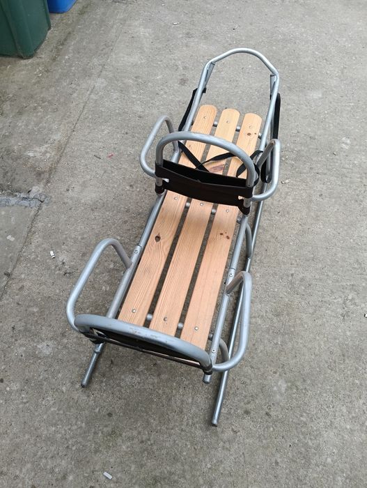 Vând sanie dublă cu spătare