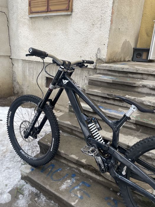 Vand bicicleta yt tues core 2 2023 Custom!!