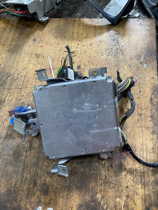 Honda civic 1.4i 2004година Компютър модул волан и ключ