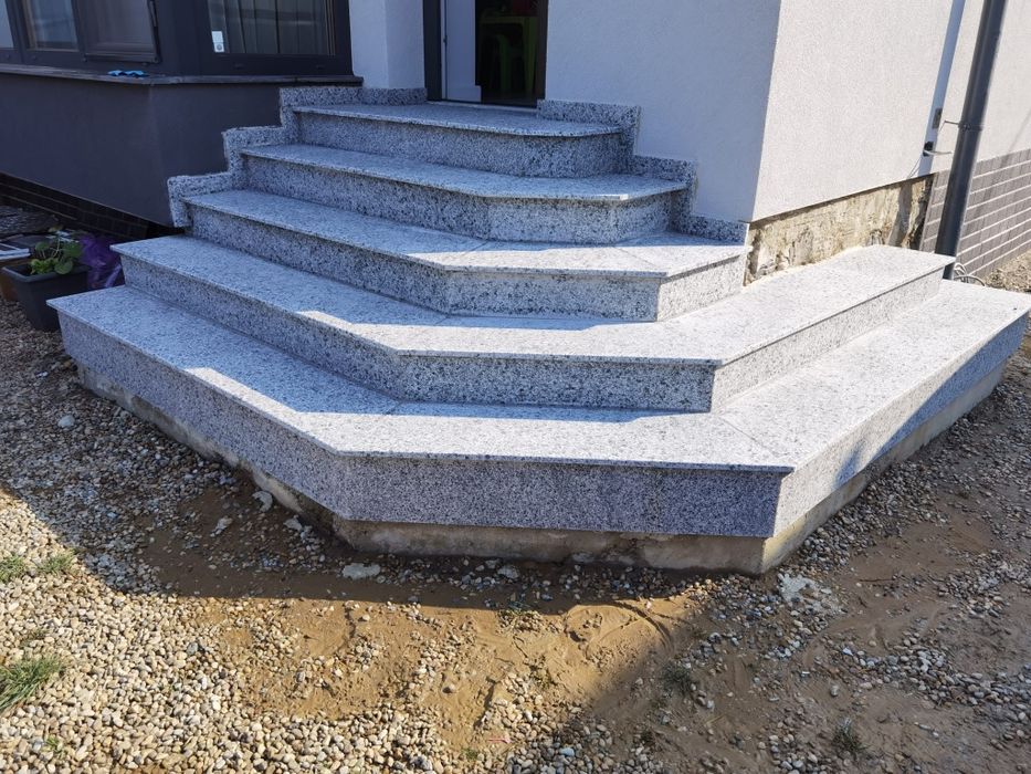 Trepte și contratrepte din marmura sau granit