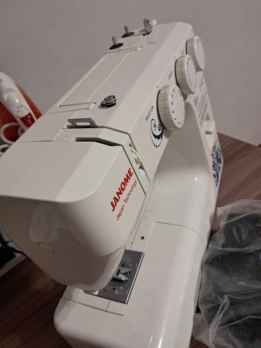 Швейная машина, Janome