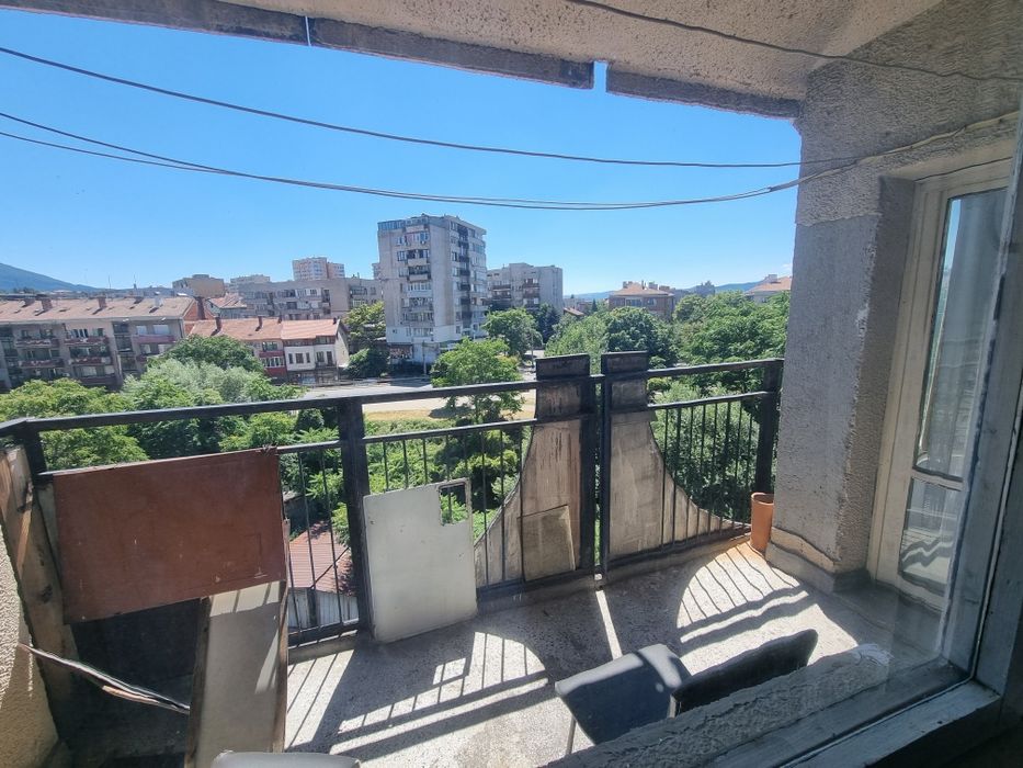 Тристаен апартамент под наем - Дупница, ж.к. Велчова Завера