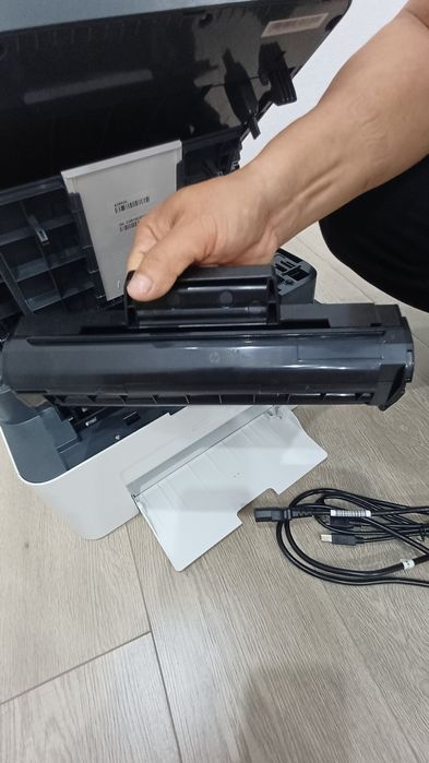 Продам принтер HP Laser MFP