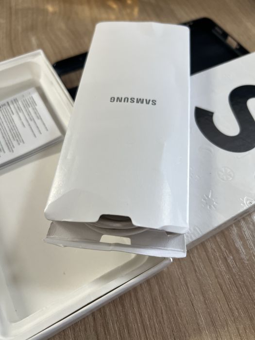 Продается Samsung S21