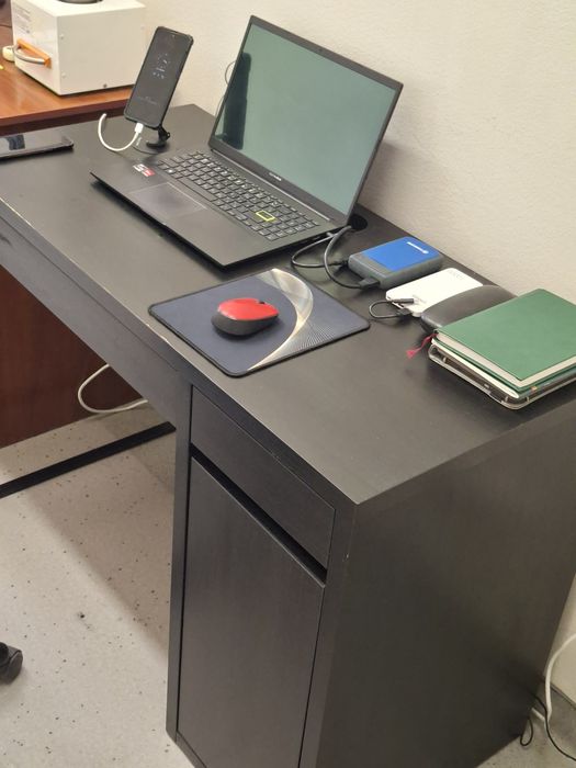 Письменный стол IKEA MICKE (Микке) с тумбой