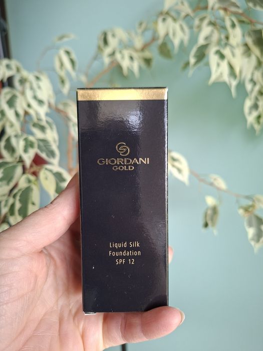 Течен фон дьо тен  Giordani Gold Silk