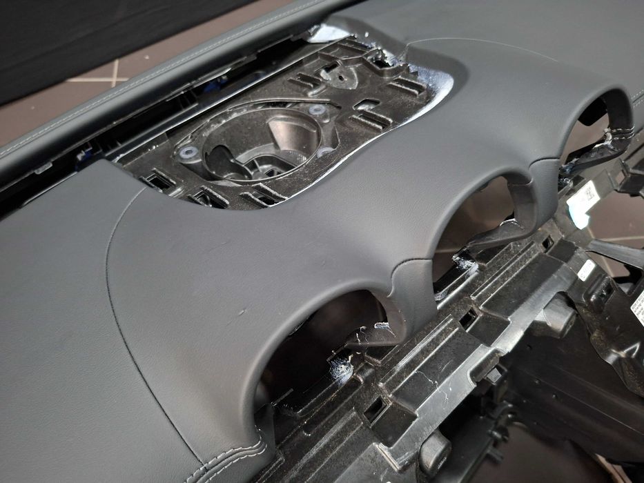 Ново Кожено Табло с Сив шев Mercedes W206 AMG без HUD