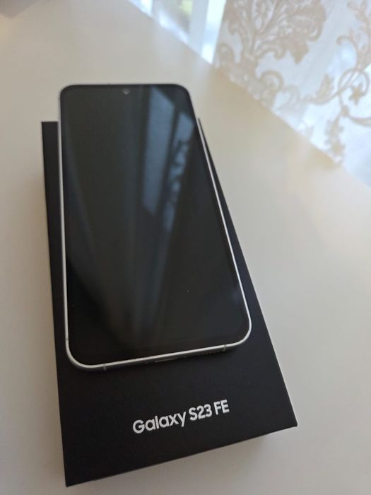 Vând Samsung Galaxy S23 FE impecabil