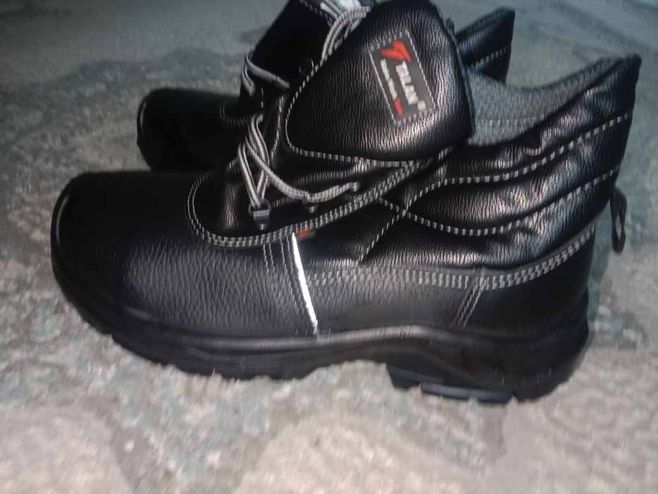 Продам ботинки рабочие