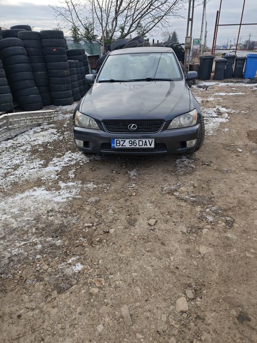 Lexus îs 200 benzină
