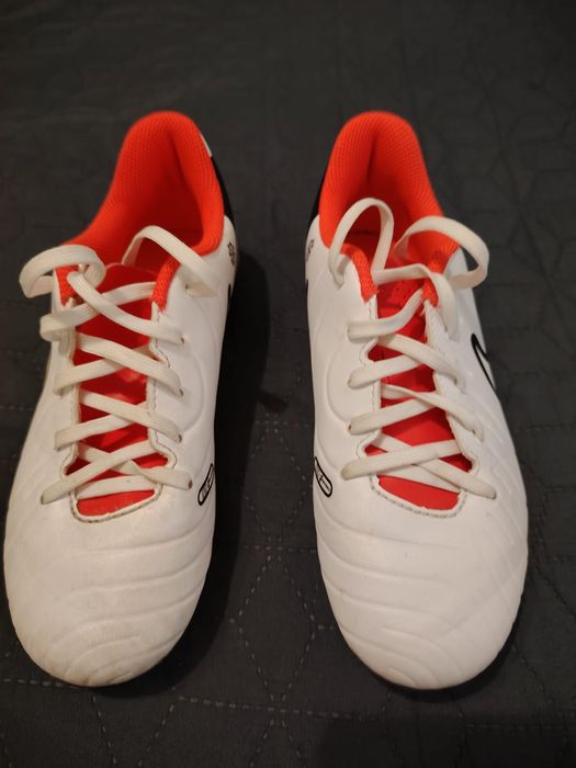 Ghete fotbal pentru iarba