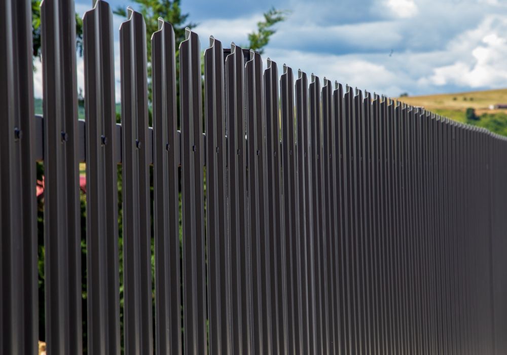 Garduri și porți din șipcă metalică jaluzele fer forjat plasa