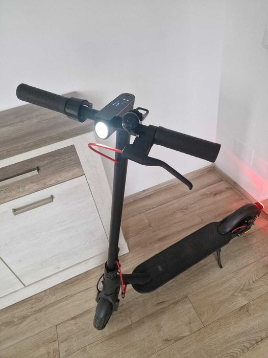 Trotineta electrica Xiaomi Mi Electric Scooter Pro 2
