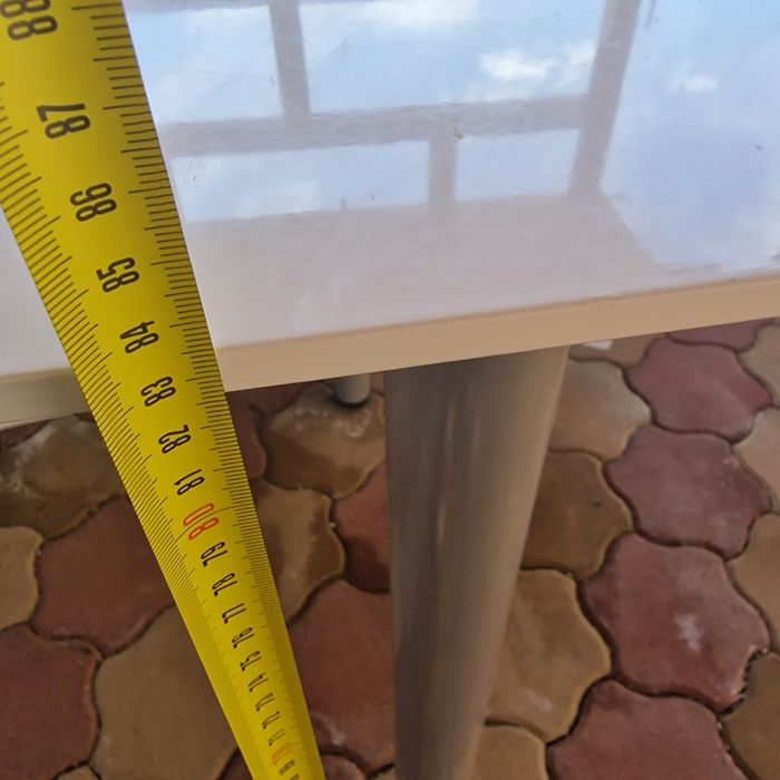 Masa din blat mdf cu picioare noi din inox