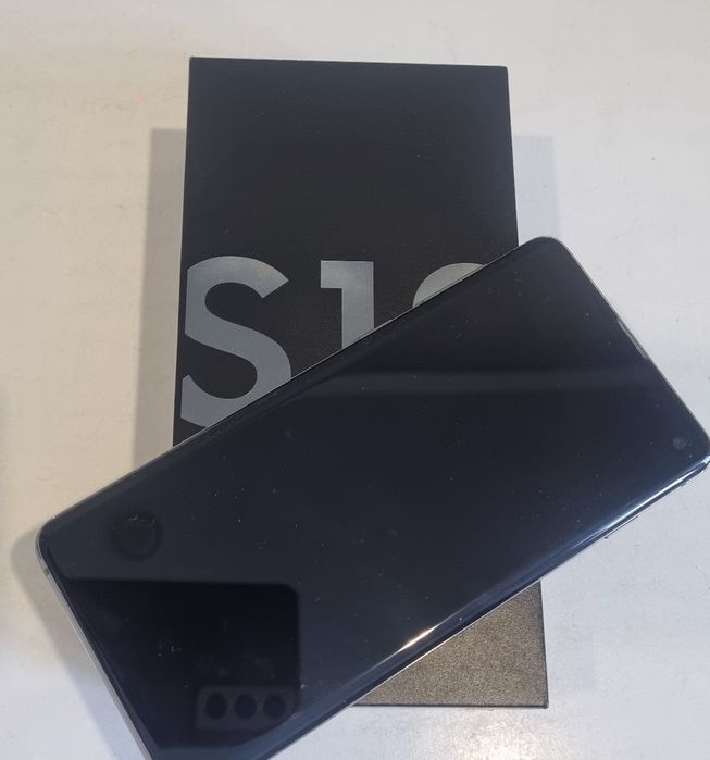 Продаётся Samsung Galaxy S10, 128 GB.