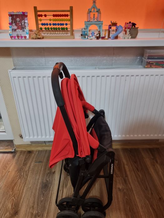 Cărucior sport ușor și pliabil  (3,6kg]– Foppapedretti Piuleggero