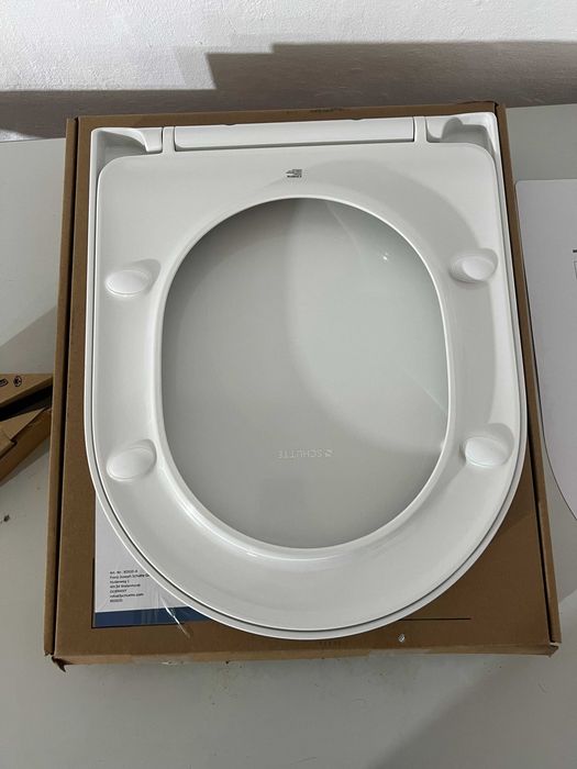 Capac WC SCHÜTTE D-Shape cu închidere lentă Soft Close, Duroplast, alb