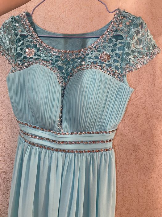 Платье вечернее