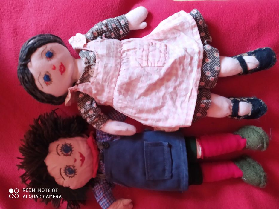 Стари ръчно направени кукли
