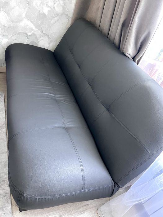 Срочно продам новый кожаный диван!