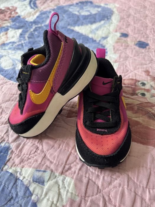 Продаются фирменные новые кросовки