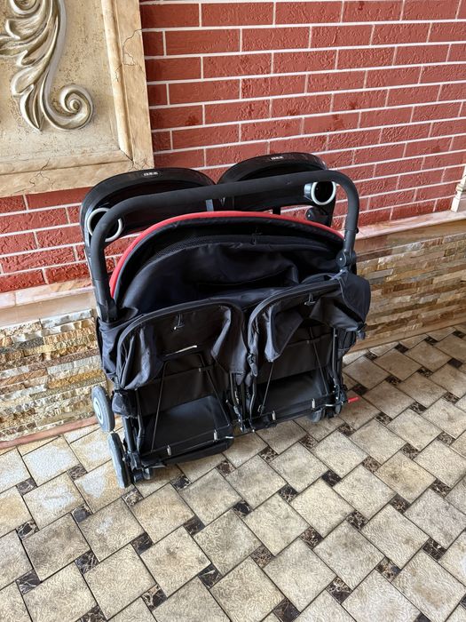 Коляска для двойни