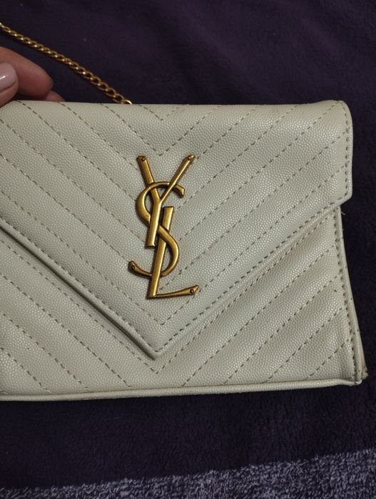 Новая 3000 тг, без торга