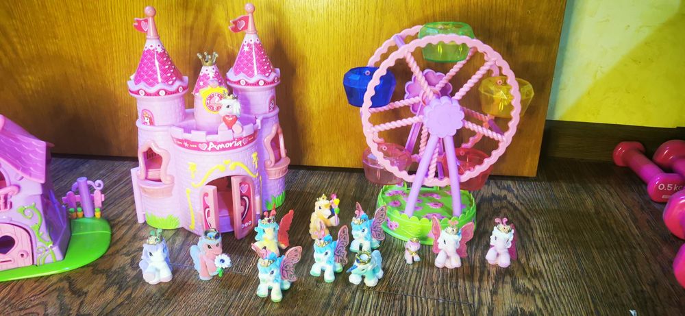 Filly Колеции замък въртележка къщичка и фигурки