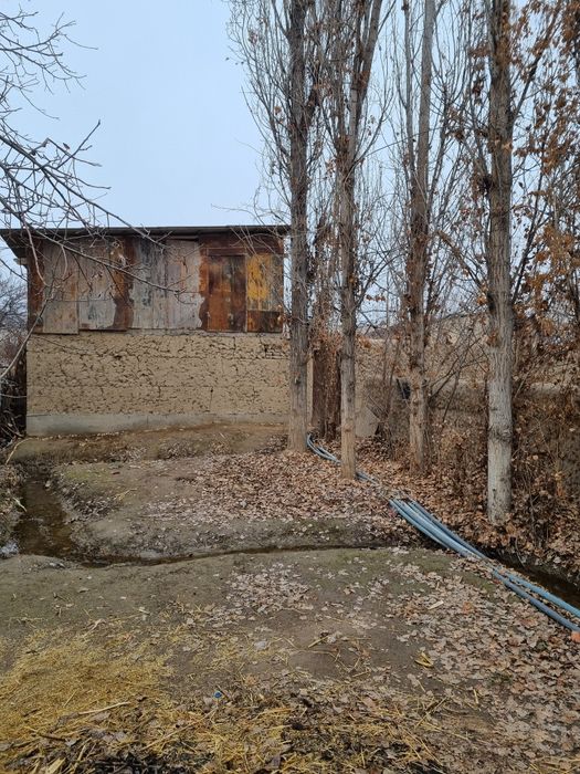 Xujjatlari tayyor 10 sotix yer uchastkasi sotiladi  tel