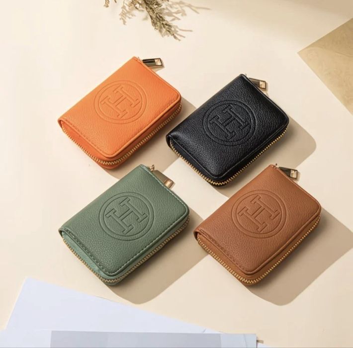 Элегантный кожаный картхолдер на молнии