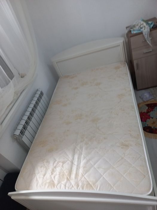 Спальный кровать