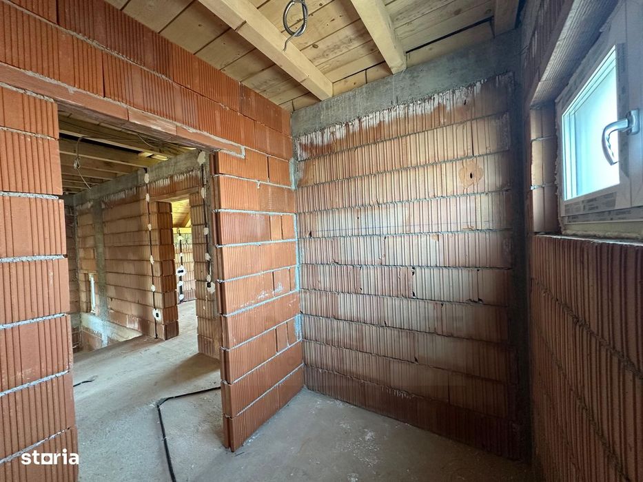Casă tip duplex curte 350 mp 120 mp utili terasa 22 mp Sura Mare