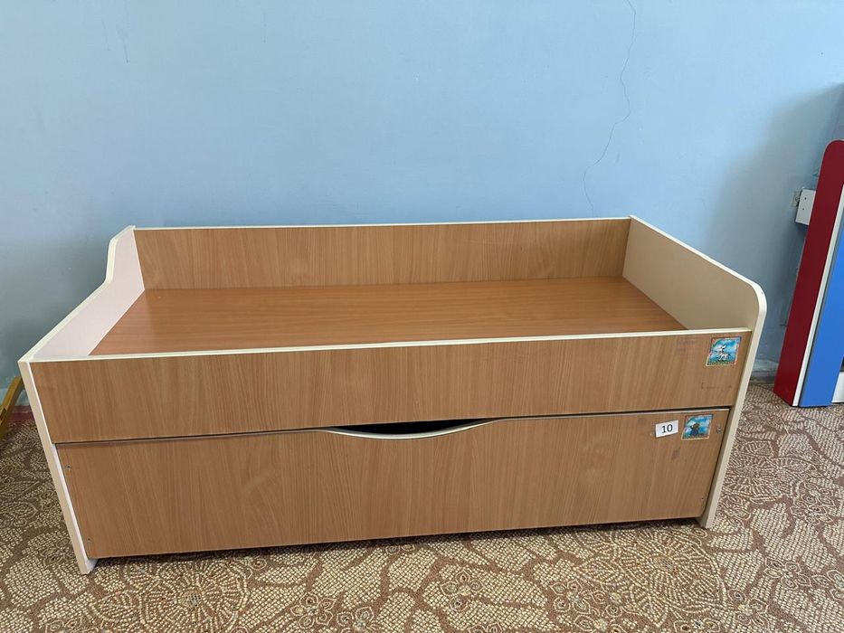 Кровати двухъярусные, выкатные