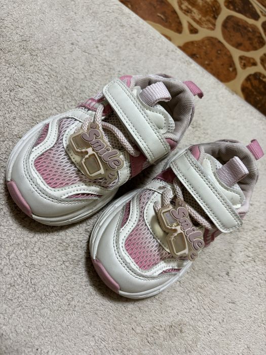 Кроссовки детские