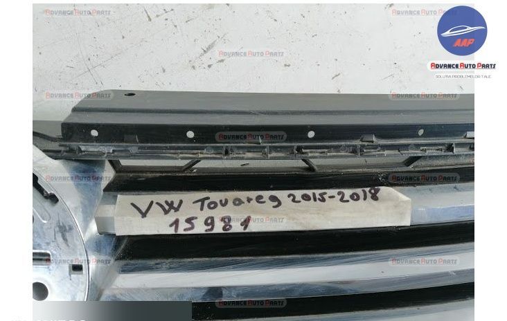 Радиаторна решетка Р Лайн оригинална Фолксваген / Volkswagen Touareg в