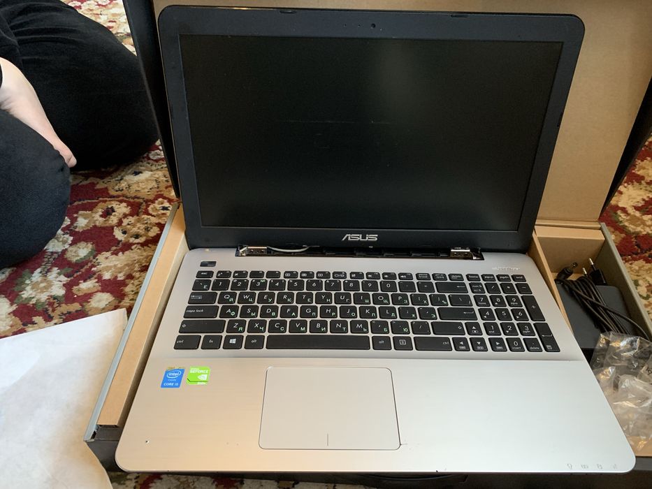 Asus core i5 1 tr сотилади срочно