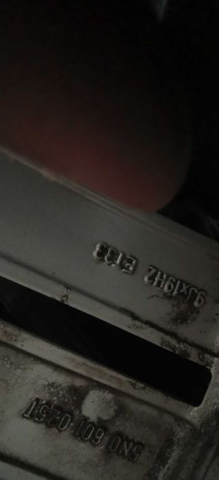 vând 4 roti de vw Tiguan.