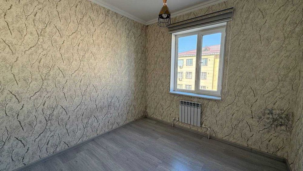 Миндонобод Мошина бозори 4 қаватда 3 хонали квартира сотилади.ID: 1543