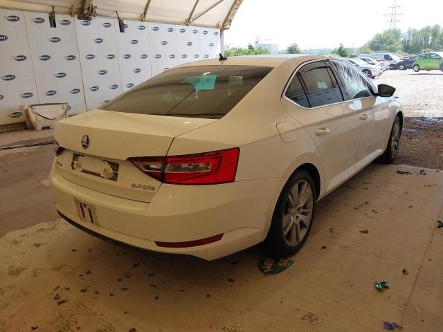 Dezmembrez Skoda Superb 3