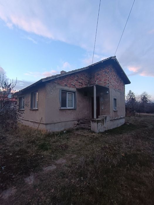 Къща в с.Петърч Община Костинброд
