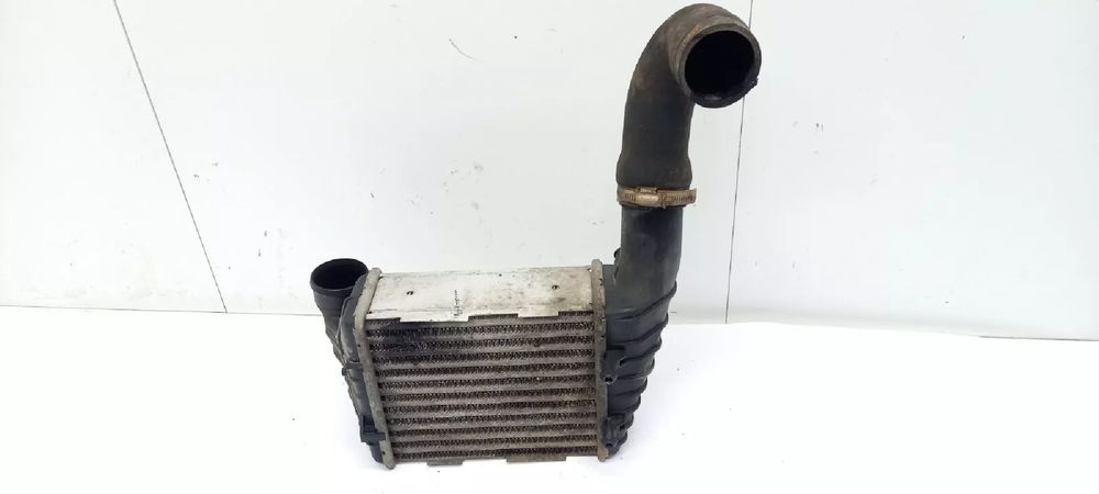 Radiator intercooler Volkswagen Passat Variant 2005 AKN 059145806