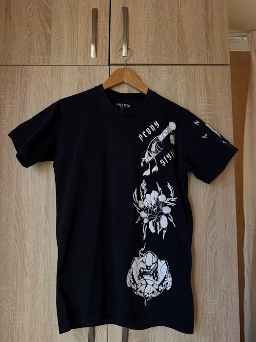 Продавам лимитирана тениска Peony Style