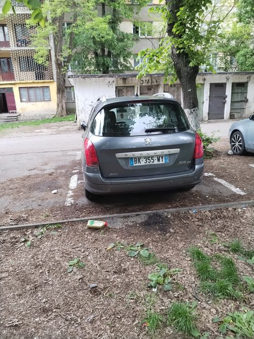 Vând sau schimb Peugeot