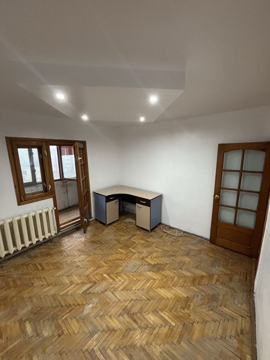 Apartament 54mp / decomandat / zona deal