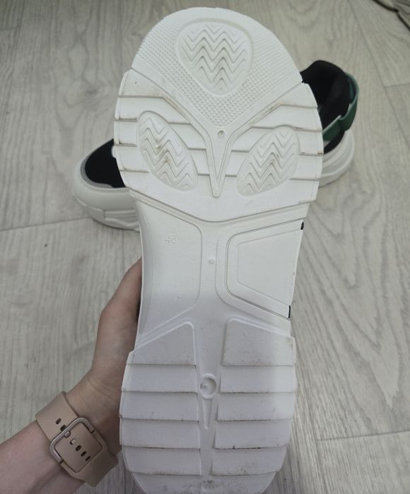 Продам кросовки 45-46 размер