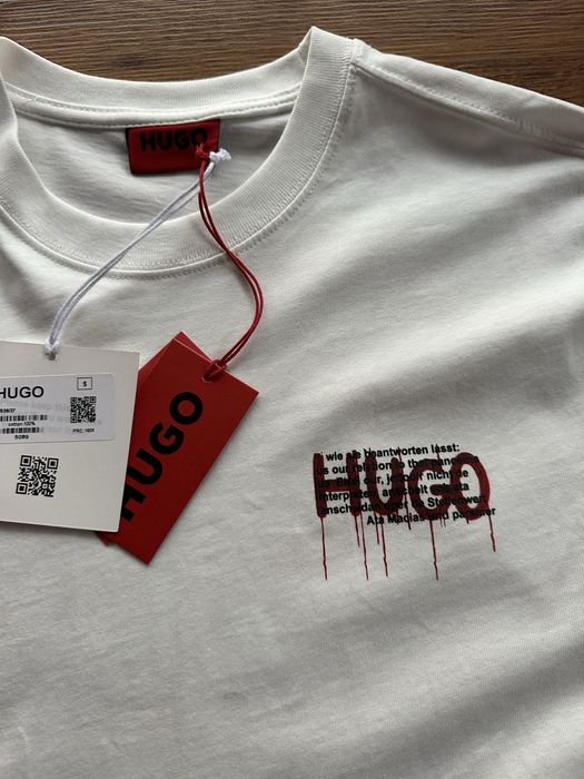 Мъжка,памучна,бяла тениска Hugo BOSS с голяма щампа на гърба